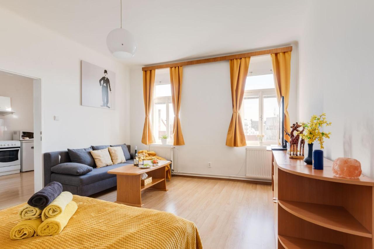 Sunshine Apartment Near The City Center Prague Exterior photo