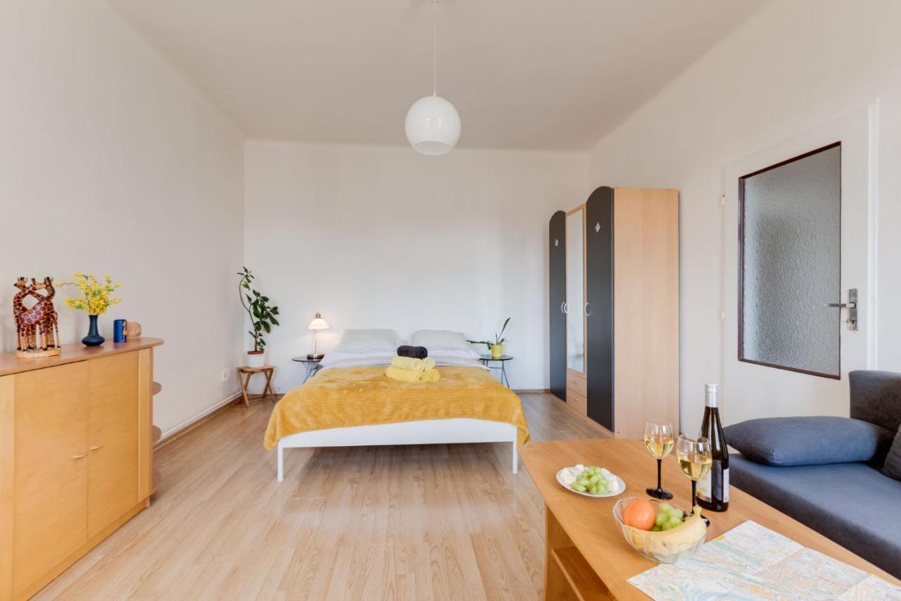 Sunshine Apartment Near The City Center Prague Exterior photo