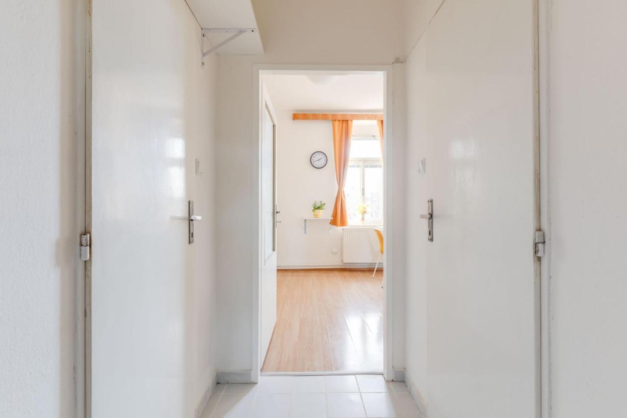 Sunshine Apartment Near The City Center Prague Exterior photo