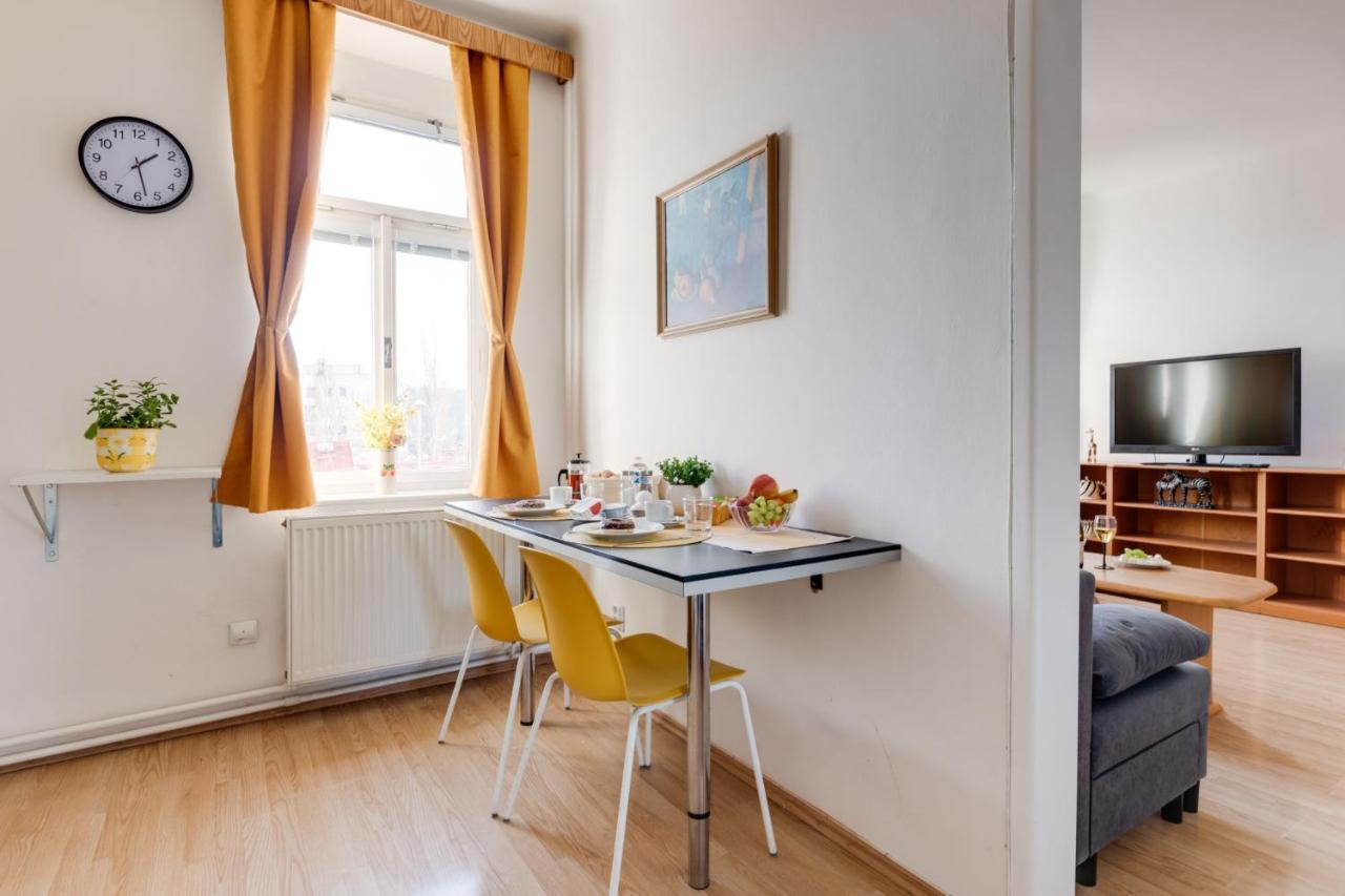 Sunshine Apartment Near The City Center Prague Exterior photo